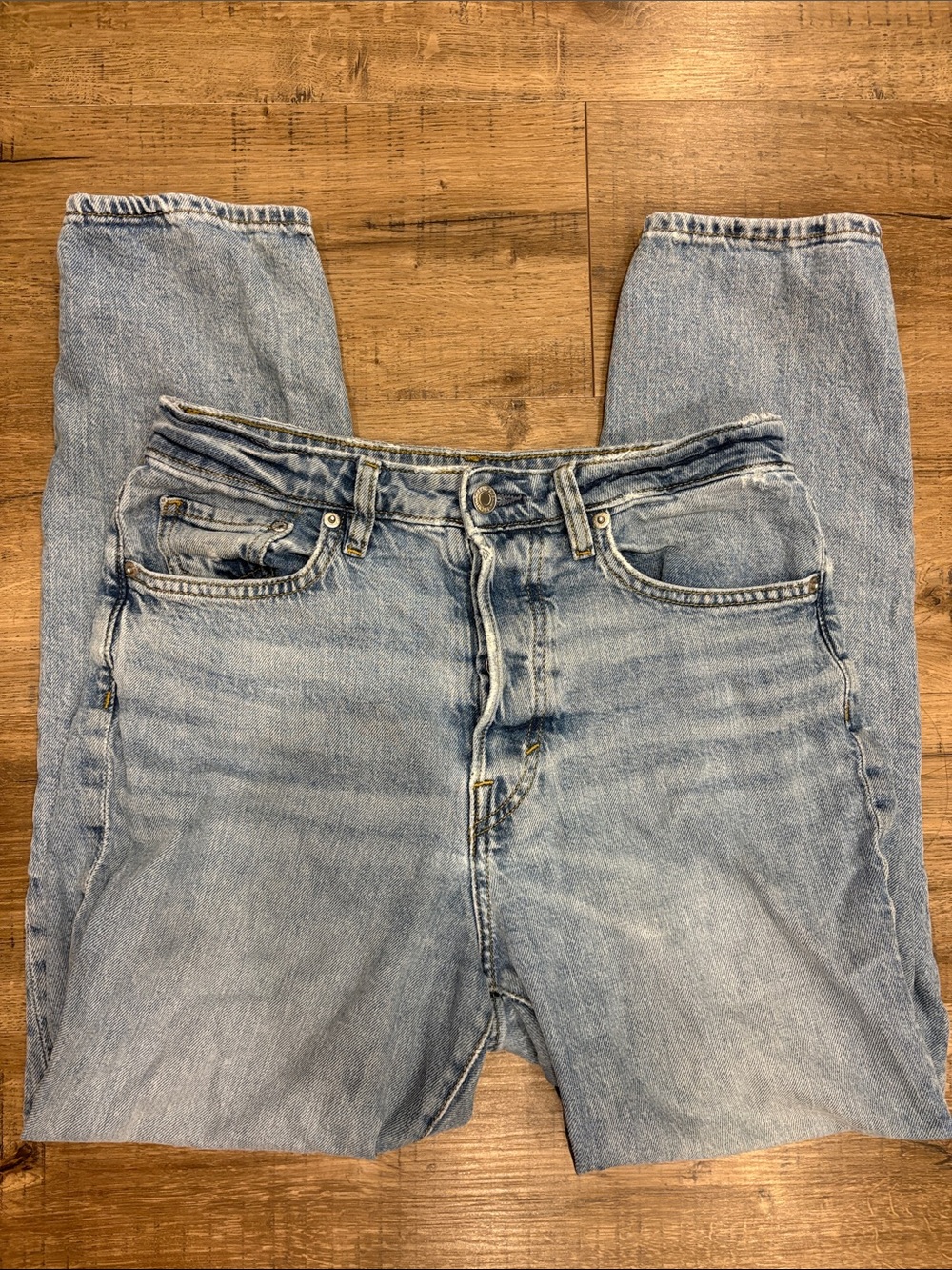 H&M Women's Straight Leg Light Blue Jeans